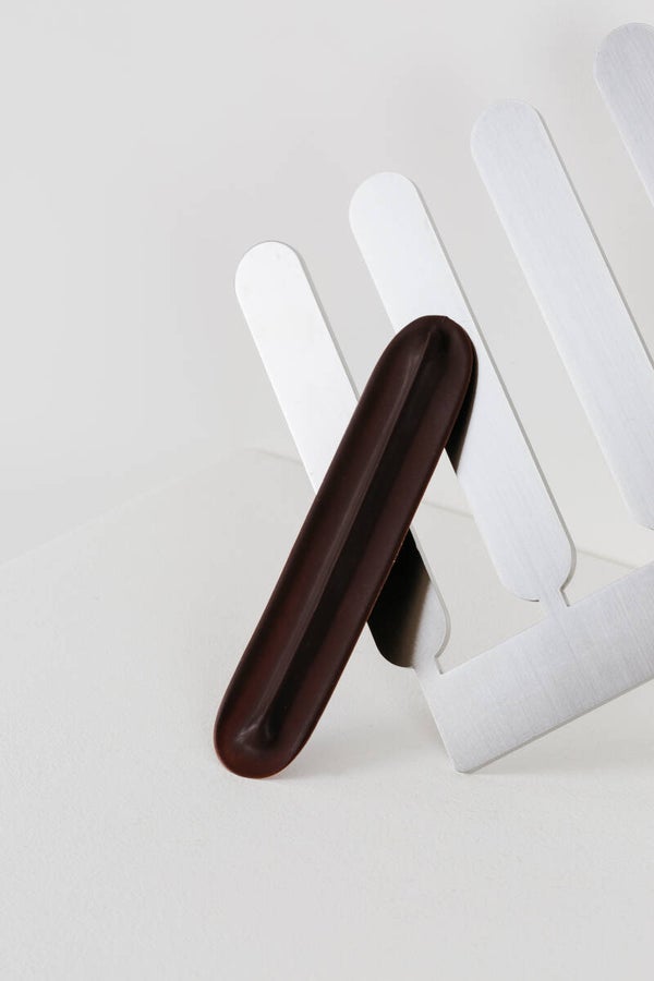 Comb Leaf Eclair