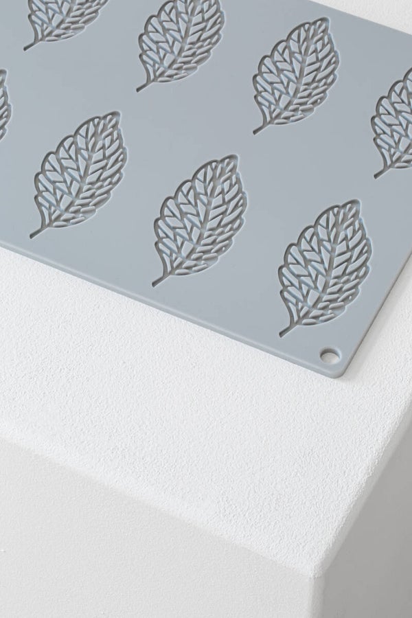 Silicone Plume