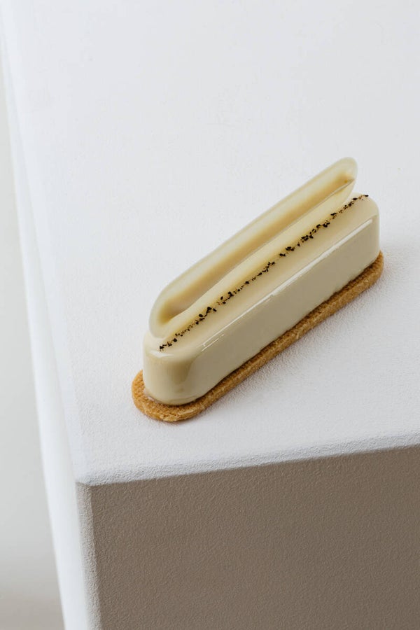 Comb Leaf Eclair
