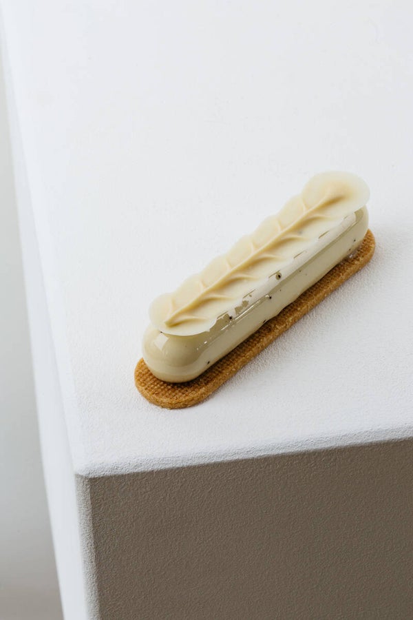 Comb Petal Eclair